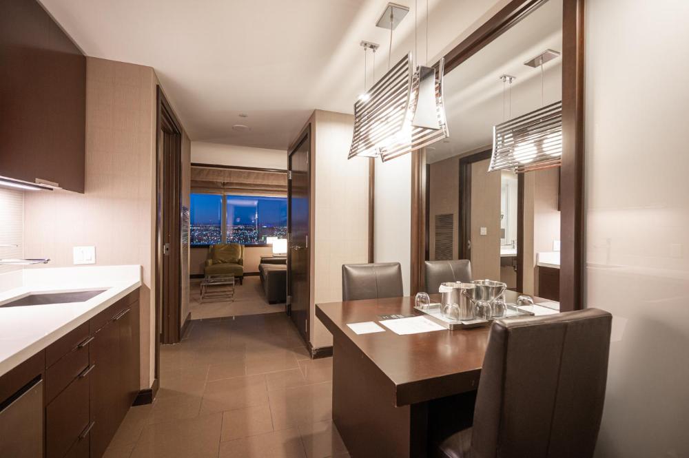 Studio - Vegas City View interior